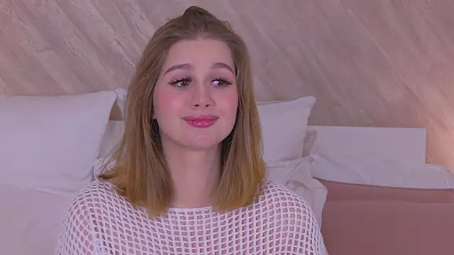 Snapshot of EllieHayes chatting on 12/19/24, 06:34 EllieHayes online show from 12/19/24, 06:34