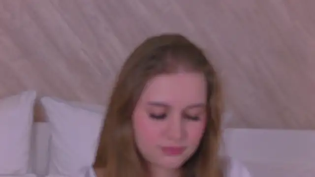 Snapshot of EllieHayes chatting on 01/10/25, 04:51 EllieHayes online show from 01/10/25, 04:51