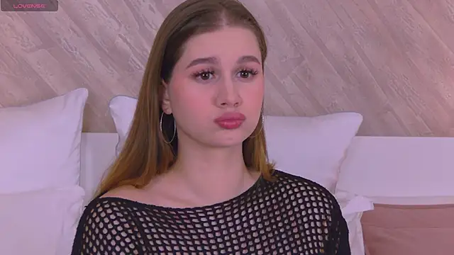 Snapshot of EllieHayes chatting on 02/23/25, 10:31 EllieHayes online show from 02/23/25, 10:31