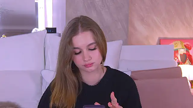 Snapshot of EllieHayes chatting on 03/19/25, 09:48 EllieHayes online show from 03/19/25, 09:48