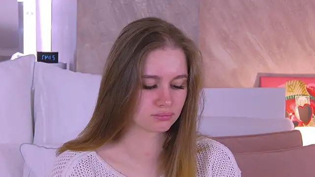 Snapshot of EllieHayes chatting on 03/22/25, 06:47 EllieHayes online show from 03/22/25, 06:47