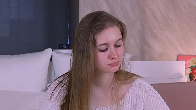 Snapshot of EllieHayes chatting on 09/08/25, 02:16 EllieHayes online show from 09/08/25, 02:16