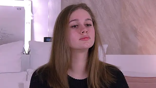 Snapshot of EllieHayes chatting on 11/15/25, 06:04 EllieHayes online show from 11/15/25, 06:04