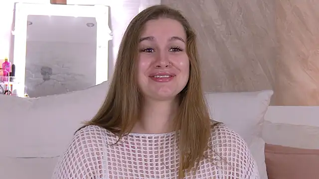 Snapshot of EllieHayes chatting on 01/18/26, 10:57 EllieHayes online show from 01/18/26, 10:57