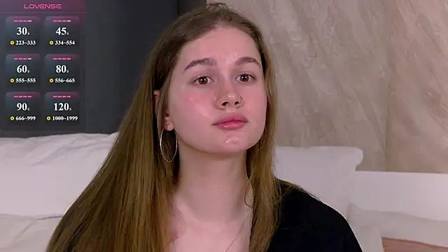 EllieHayes online show from 06/06/26, 01:38