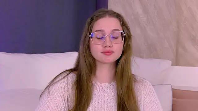 Snapshot of EllieHayes chatting on 07/02/26, 07:25 EllieHayes online show from 07/02/26, 07:25