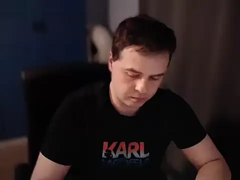 CuteMan33 online show from 10/30/25, 10:21