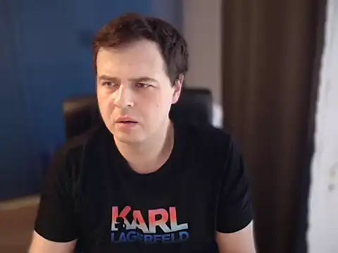 Snapshot of CuteMan33 chatting on 12/16/25, 11:26 CuteMan33 online show from 12/16/25, 11:26