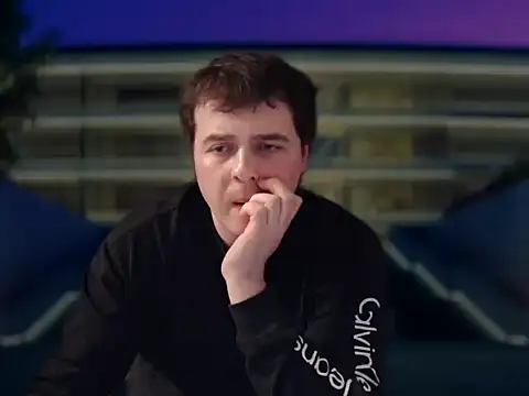 Snapshot of CuteMan33 chatting on 12/16/25, 11:32 CuteMan33 online show from 12/16/25, 11:32