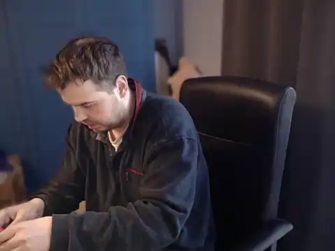 Snapshot of CuteMan33 chatting on 02/01/26, 01:53 CuteMan33 online show from 02/01/26, 01:53