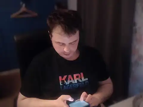 Snapshot of CuteMan33 chatting on 02/22/26, 03:43 CuteMan33 online show from 02/22/26, 03:43