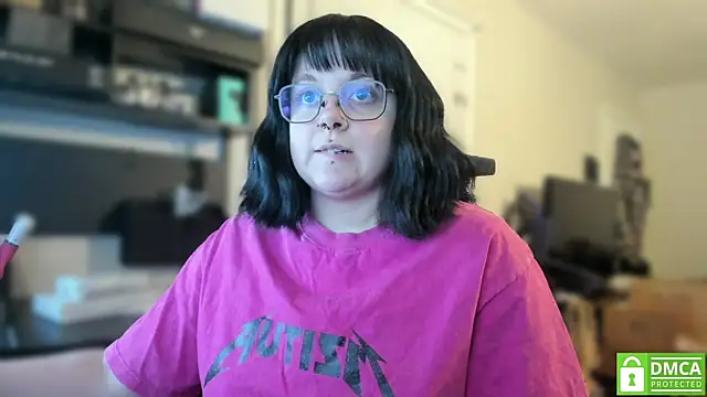 cute aggro gamer girl online show from 12/14/24, 11:56