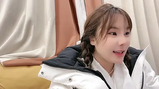 Snapshot of ChuChu1991 chatting on 01/03/25, 04:37 ChuChu1991 online show from 01/03/25, 04:37