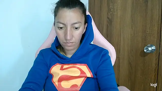 Snapshot of kaybabyhot chatting on 10/02/25, 04:36 kaybabyhot online show from 10/02/25, 04:36