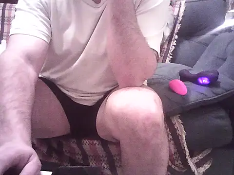 Snapshot of CCComandante chatting on 06/04/26, 11:05 CCComandante online show from 06/04/26, 11:05