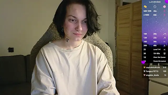 esajukyy online show from 03/04/26, 03:40