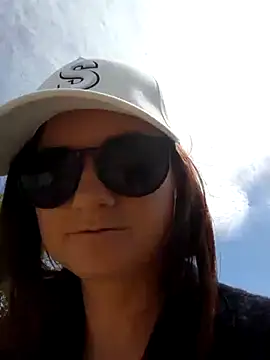 Snapshot of Samira-Summer chatting on 03/13/25, 10:47 Samira-Summer online show from 03/13/25, 10:47