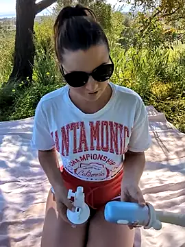 Samira-Summer online show from 04/11/26, 07:24