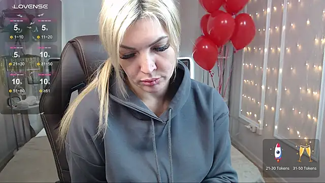 Snapshot of lissa_voxx chatting on 02/15/25, 10:33 lissa voxx online show from 02/15/25, 10:33