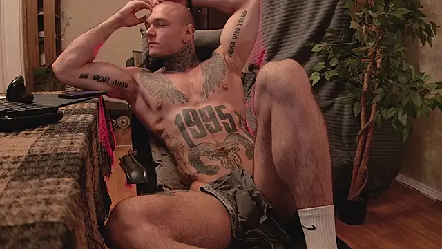 Snapshot of bulatov_xx chatting on 10/28/25, 11:29 bulatov xx online show from 10/28/25, 11:29