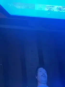 zenzero87 online show from 10/28/25, 09:39