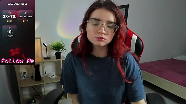 Snapshot of Sonya_Glen chatting on 12/11/24, 10:16 Sonya Glen online show from 12/11/24, 10:16