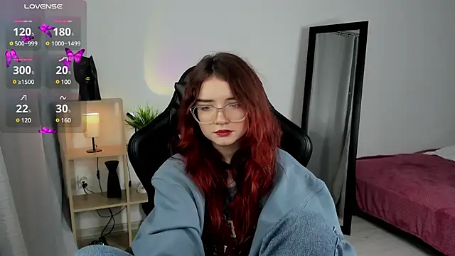 Snapshot of Sonya_Glen chatting on 12/16/24, 08:37 Sonya Glen online show from 12/16/24, 08:37