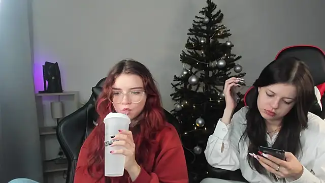 Snapshot of Sonya_Glen chatting on 12/24/24, 01:59 Sonya Glen online show from 12/24/24, 01:59