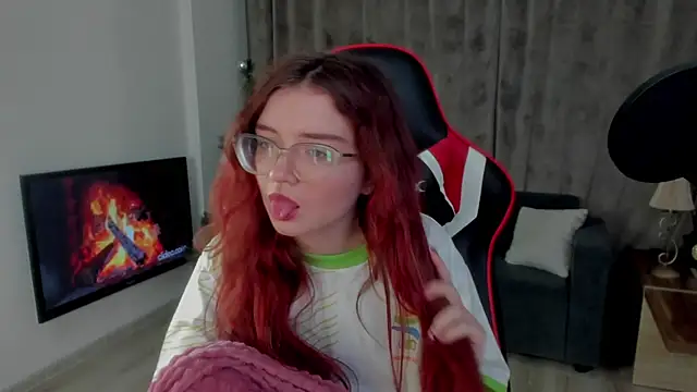 Snapshot of Sonya_Glen chatting on 12/29/24, 12:52 Sonya Glen online show from 12/29/24, 12:52