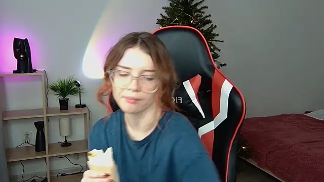 Snapshot of Sonya_Glen chatting on 01/15/25, 05:47 Sonya Glen online show from 01/15/25, 05:47