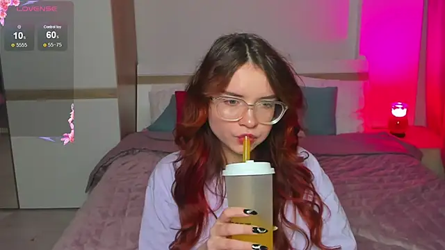 Snapshot of Sonya_Glen chatting on 01/19/25, 07:15 Sonya Glen online show from 01/19/25, 07:15