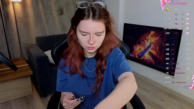 Snapshot of Sonya_Glen chatting on 01/28/25, 01:50 Sonya Glen online show from 01/28/25, 01:50