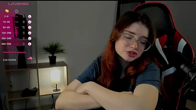 Snapshot of Sonya_Glen chatting on 02/09/25, 05:08 Sonya Glen online show from 02/09/25, 05:08