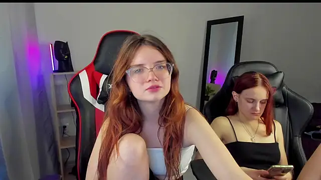 Snapshot of Sonya_Glen chatting on 02/21/25, 05:56 Sonya Glen online show from 02/21/25, 05:56