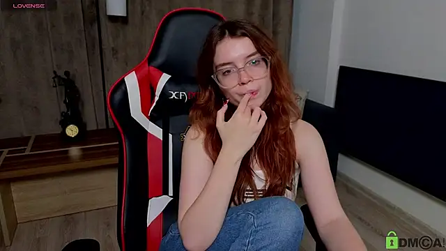 Snapshot of Sonya_Glen chatting on 02/28/25, 06:10 Sonya Glen online show from 02/28/25, 06:10