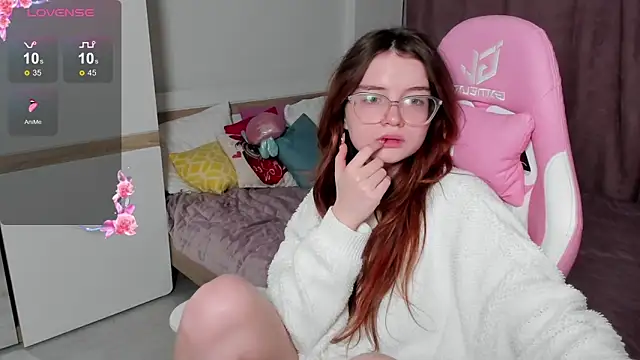 Snapshot of Sonya_Glen chatting on 03/06/25, 05:03 Sonya Glen online show from 03/06/25, 05:03