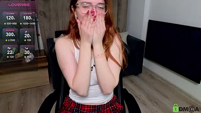 Snapshot of Sonya_Glen chatting on 03/15/25, 05:41 Sonya Glen online show from 03/15/25, 05:41