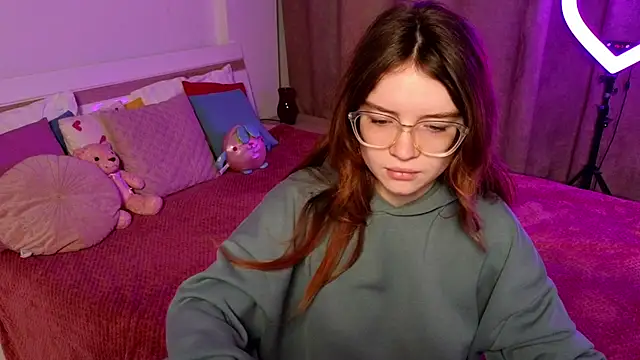 Snapshot of Sonya_Glen chatting on 03/20/25, 01:46 Sonya Glen online show from 03/20/25, 01:46