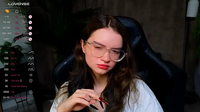 Snapshot of Sonya_Glen chatting on 09/09/25, 12:32 Sonya Glen online show from 09/09/25, 12:32