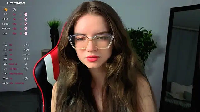 Snapshot of Sonya_Glen chatting on 09/13/25, 08:30 Sonya Glen online show from 09/13/25, 08:30