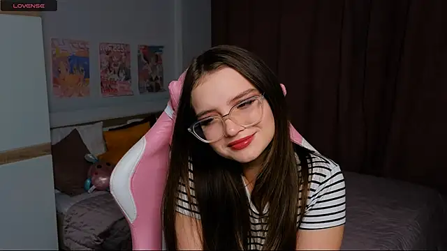 Snapshot of Sonya_Glen chatting on 11/23/25, 10:09 Sonya Glen online show from 11/23/25, 10:09