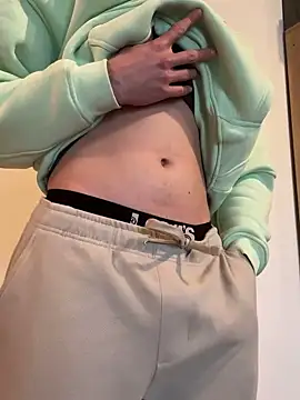 Snapshot of Jamie_2006 chatting on 12/21/24, 11:22 Jamie 2006 online show from 12/21/24, 11:22