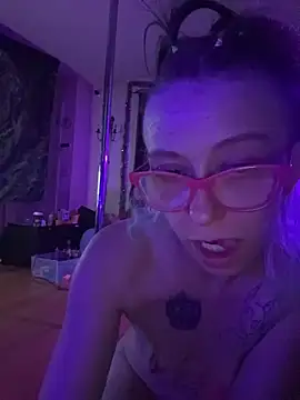 Snapshot of Stonermama666420 chatting on 02/10/26, 05:22 Stonermama666420 online show from 02/10/26, 05:22