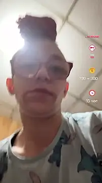 Snapshot of Stonermama666420 chatting on 02/12/26, 06:58 Stonermama666420 online show from 02/12/26, 06:58