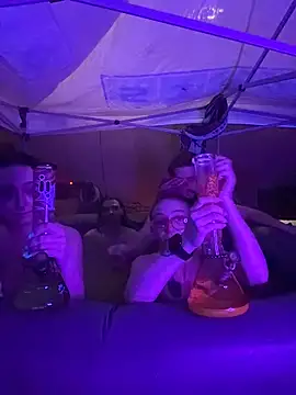 Snapshot of Stonermama666420 chatting on 03/02/26, 07:15 Stonermama666420 online show from 03/02/26, 07:15