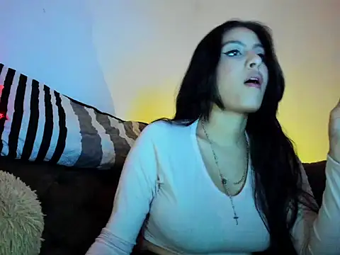 Snapshot of bunny_1922 chatting on 02/23/25, 11:14 bunny 1922 online show from 02/23/25, 11:14