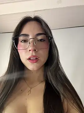 Melody 04 online show from 04/04/26, 04:11