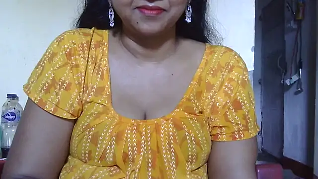 Snapshot of Suhana-sapna chatting on 09/23/25, 05:21 Suhana-sapna online show from 09/23/25, 05:21