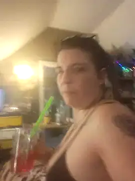 Snapshot of Neveah6 chatting on 12/31/24, 04:16 Neveah6 online show from 12/31/24, 04:16