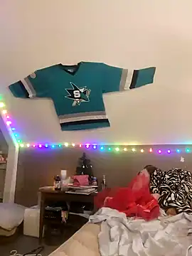 Snapshot of Neveah6 chatting on 01/03/25, 07:50 Neveah6 online show from 01/03/25, 07:50